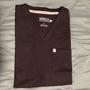 Men’s Fabletics scrub shirt
